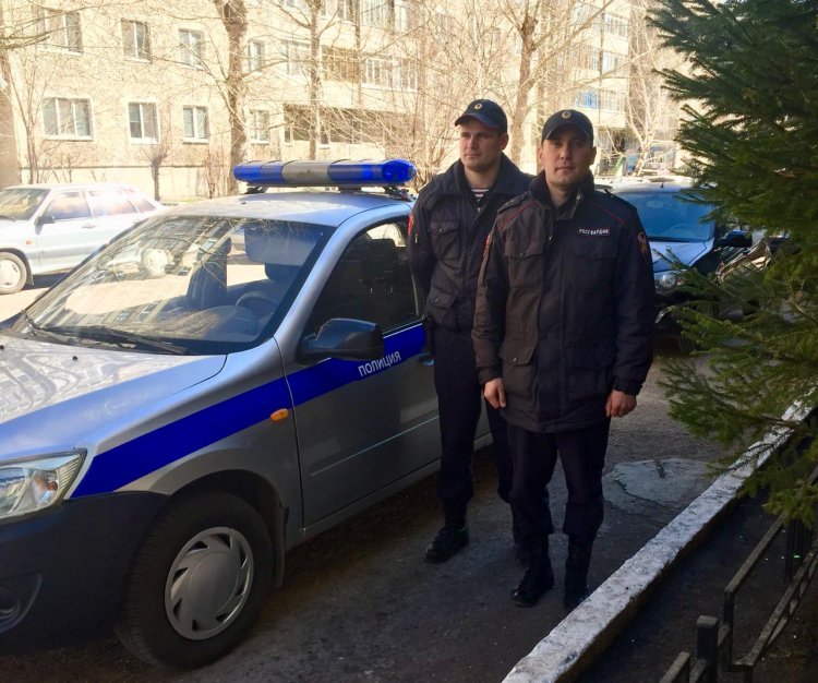 В Стерлитамаке росгвардейцы задержали молодую пару, похитившую из магазина дорогостоящие наушники В Стерлитамаке росгвардейцы задержали молодую пару, похитившую из магазина дорогостоящие наушники