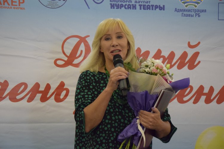 В Уфе ребят из детских домов и реабилитационных центров с Днем рождения поздравила Оксана Пушкина В Уфе ребят из детских домов и реабилитационных центров с Днем рождения поздравила Оксана Пушкина