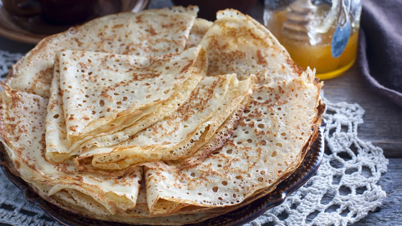 Как приготовить вкусные, ароматные и хрустящие блинчики: хозяйкам назвали важный ингредиент