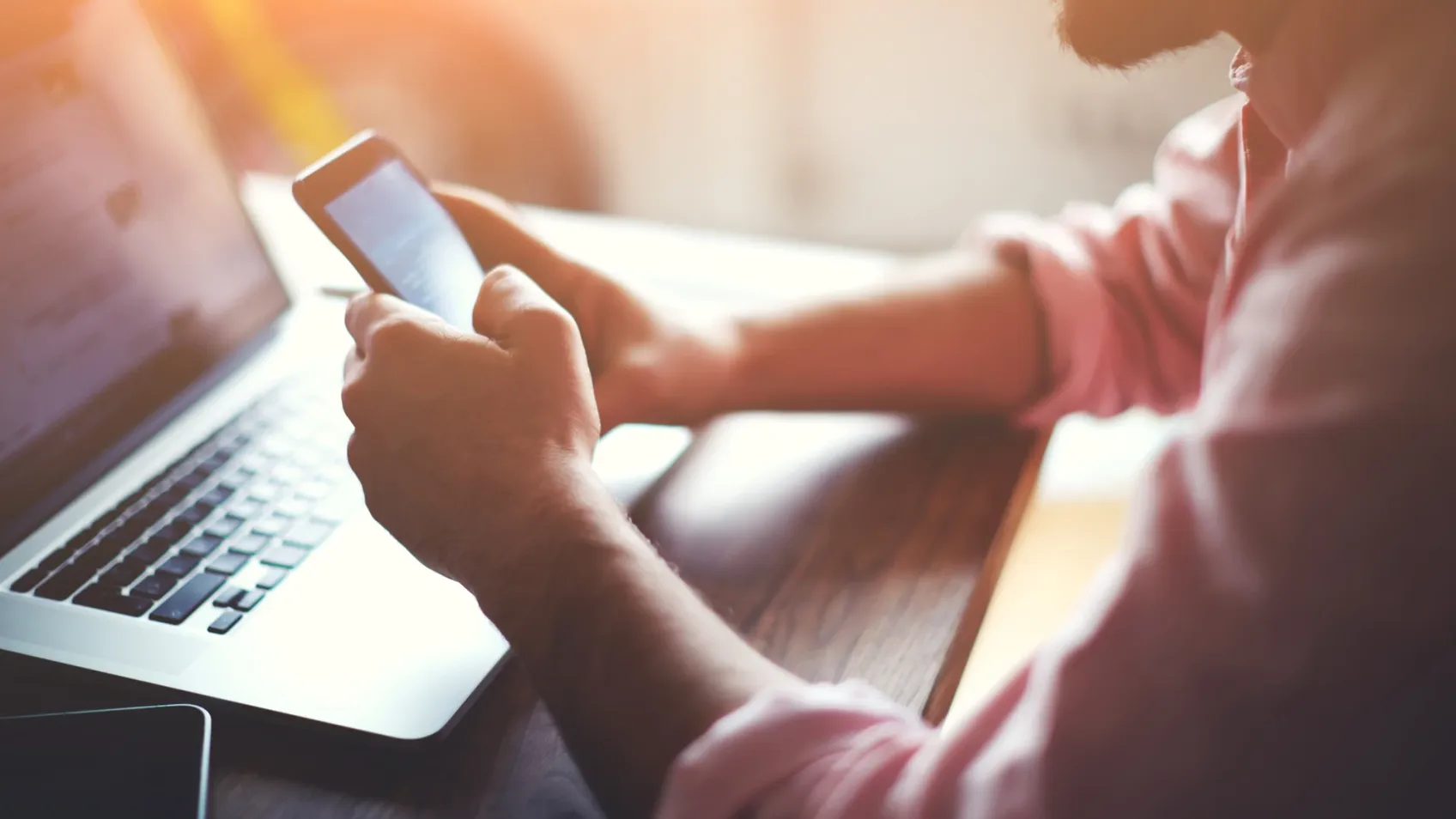 Не размещайте эти предметы рядом с Wi-Fi-роутером: именно они «тормозят» интернет