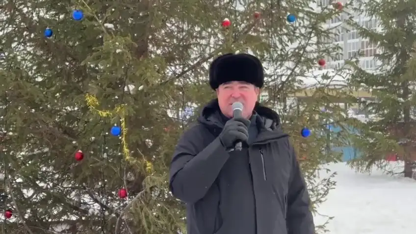 Илвир Нурдавлятов открыл ледовый городок в Кировском районе Уфы