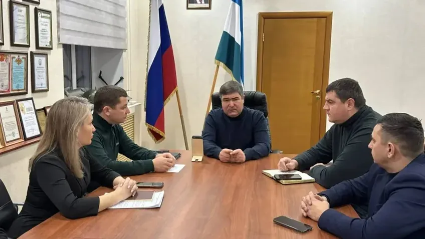 Глава Кировского района Уфы призвал убрать сосульки и очистить крыши зданий