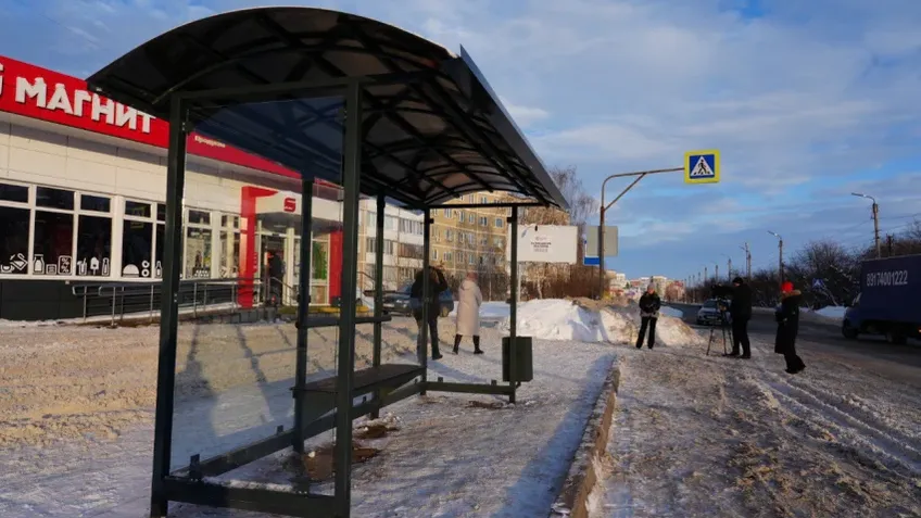 В Салавате установили 25 новых остановочных павильонов