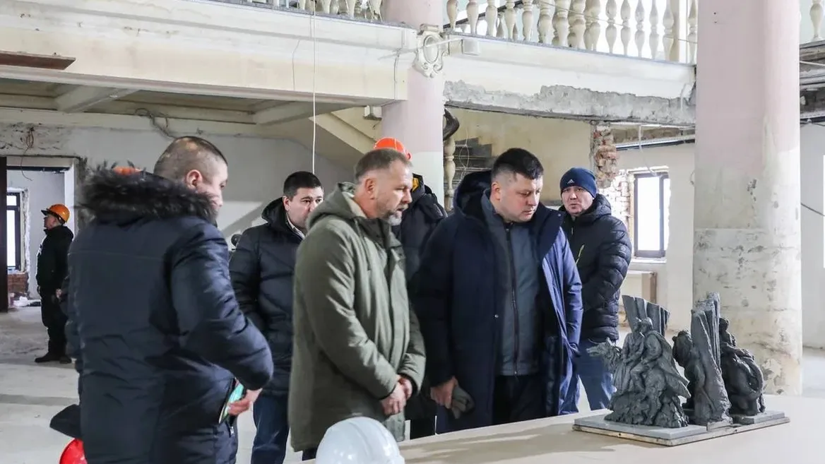 Мэр Уфы рассказал о ходе реконструкции здания кинотеатра «Победа»