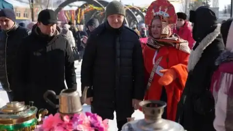 Стерлитамак отметил Сырную субботу народными гуляниями и сжиганием чучела