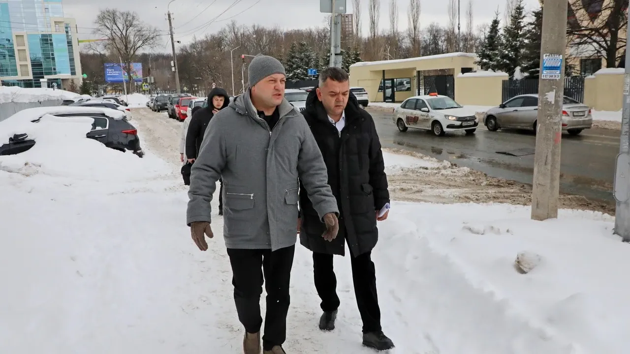 Мэр Уфы Ратмир Мавлиев проверил уборку снега на улицах города