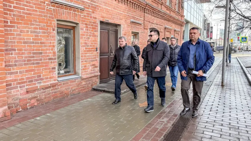 Мавлиев проверил благоустройство тротуаров в историческом центре Уфы
