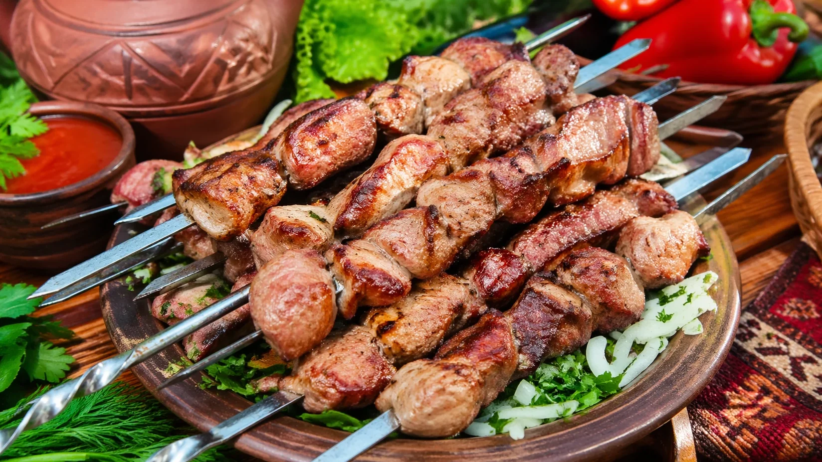 Вкуснейший шашлык по-грузински, который тает во рту: мясо такое мягкое, что нож не нужен