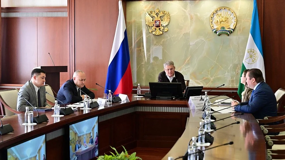 Радий Хабиров провел переговоры с министром промышленности Таджикистана