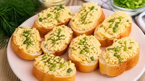 Красная икра больше не в моде: вкуснейшая намазка для бутербродов на 1 мая — всегда нарасхват